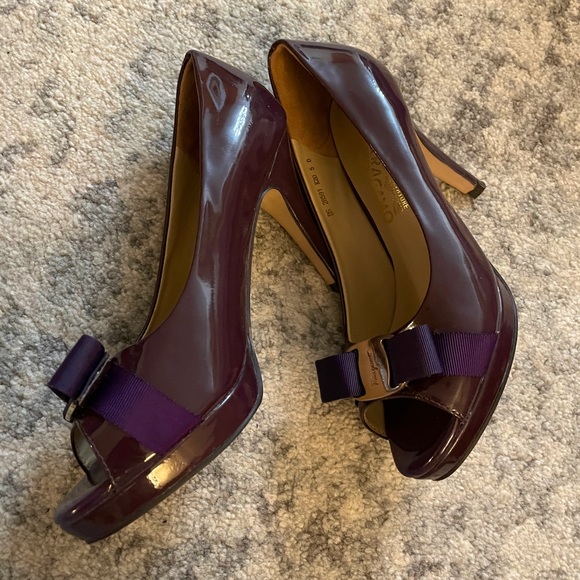 Salvatore Ferragamo Peep Toe Heels Size 5D - Picture 2 of 4